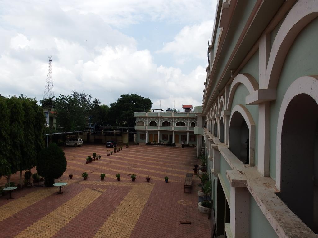 Hotel Sonchiraiya Shivpuri  Экстерьер фото